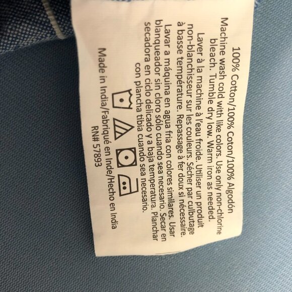 Tablecloth + napkins + placemats  106"x56" - Picture 9 of 9